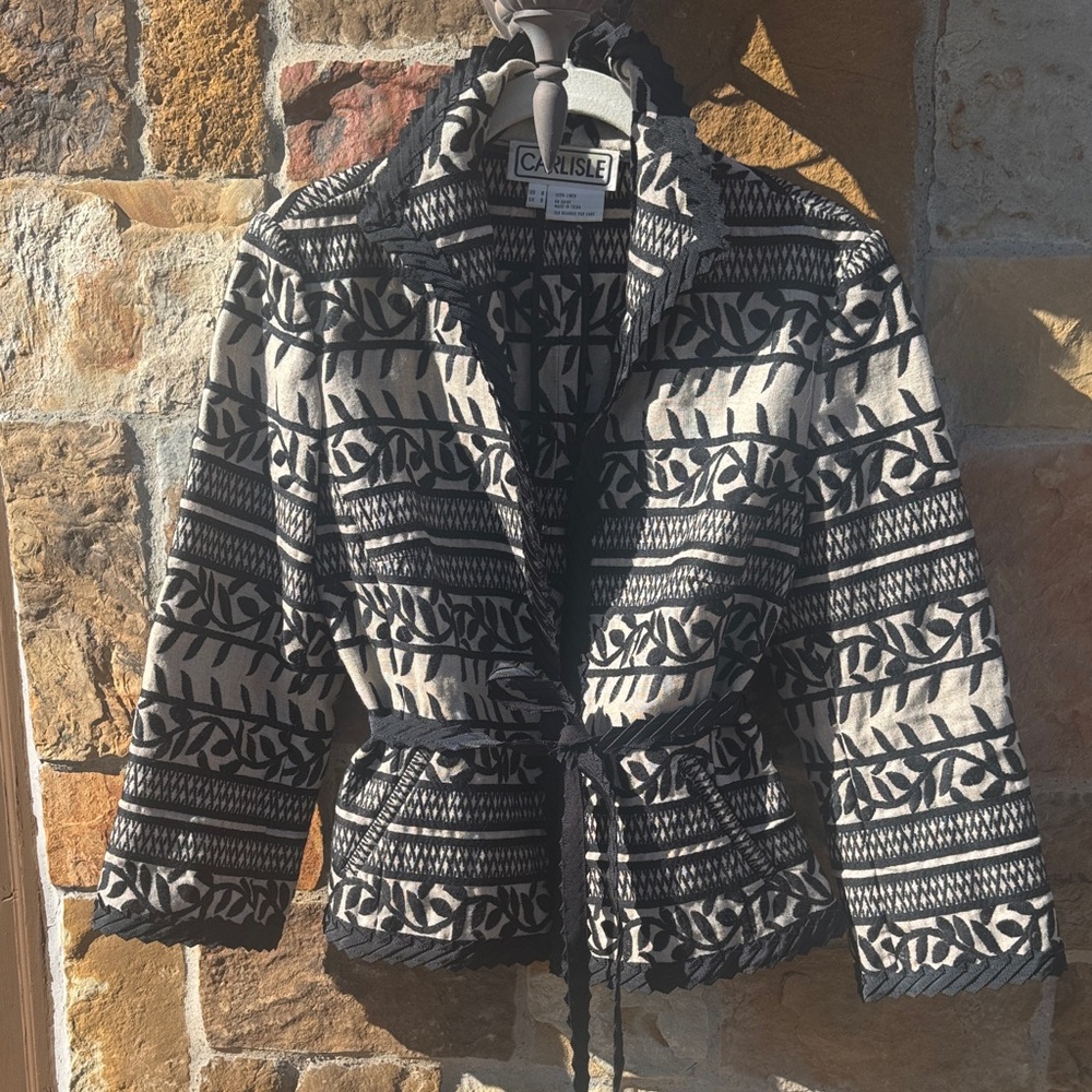 Carlisle Black and Cream Patterned Blazer